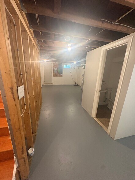 Building Photo - 2812 Oswego Ave