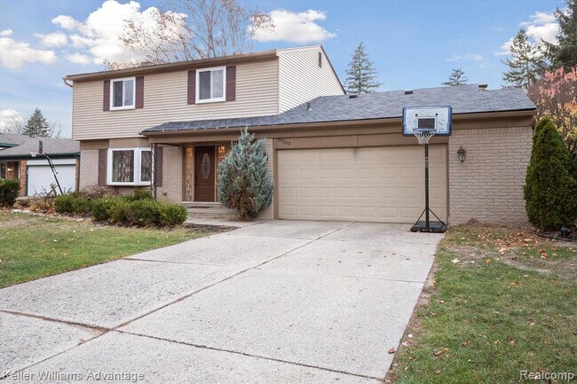 Building Photo - 19263 Sunset St