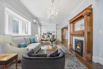 Building Photo - 33 Adams St