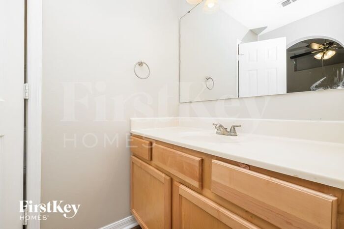 Building Photo - 1054 Brenton Leaf Dr
