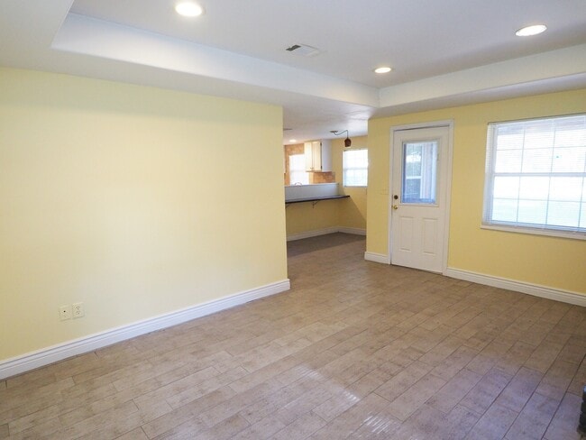 Building Photo - Charming Property in Magnolia Springs!