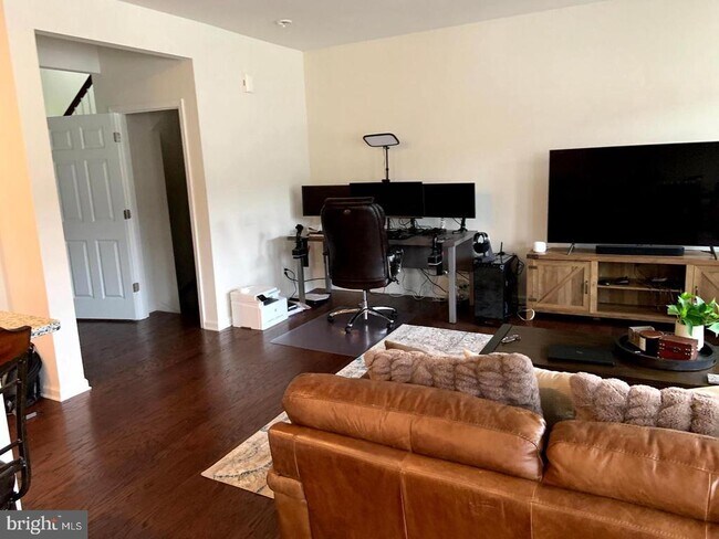 Building Photo - 311 Stafford Ct