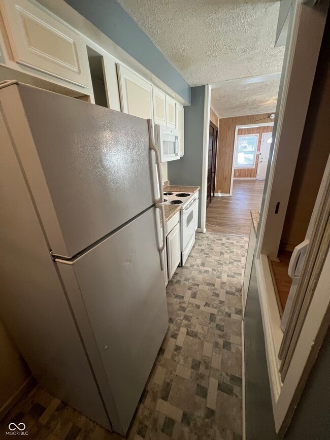 Building Photo - 918 N Kealing Ave