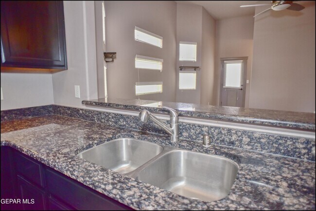 Building Photo - 14373 High Rock Dr