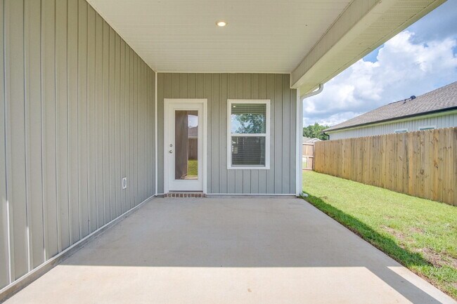 Building Photo - 3BR/2BA Home Near Navy Federal Featuring Quartz Counters, 2-Car Garage & Internet Included