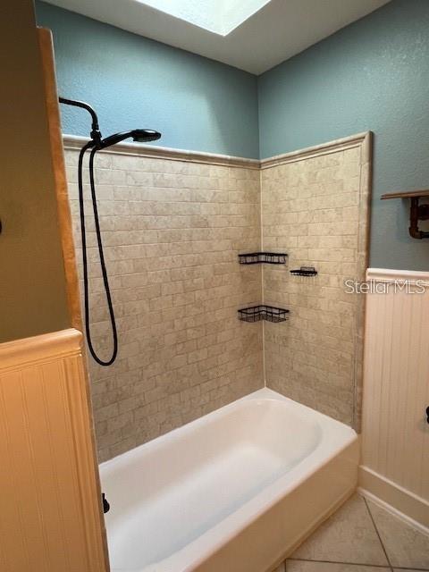 Building Photo - 1312 E Kaley St