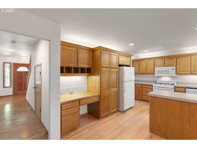 Building Photo - 4 Bedroom Bethany Home on a Large Corner L...