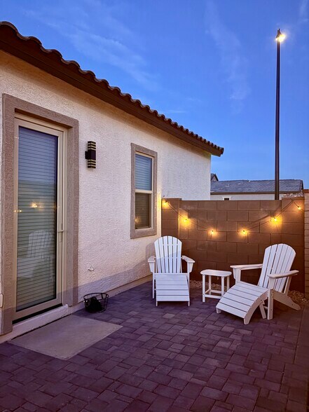 Building Photo - 456 S Jacana Ln