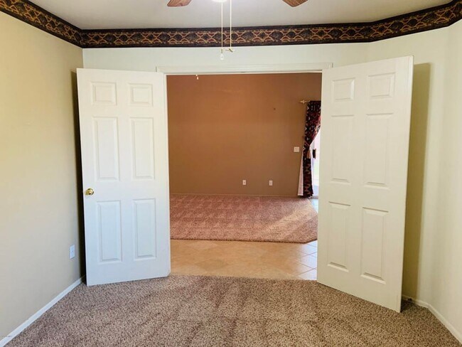 Building Photo - Nice 3 Bed, 2 Bath in Peoria