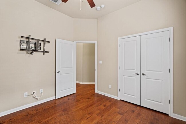 Building Photo - 121 Greene