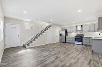 Building Photo - 6721 Vineland Ave