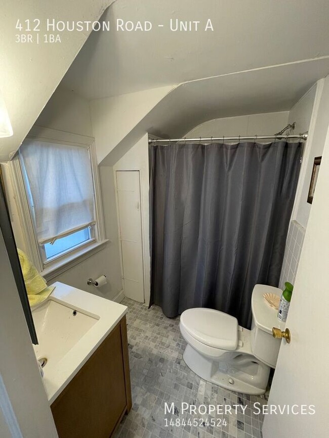 Building Photo - Charming 2-Bedroom, 1-Bath Apartment in Am...