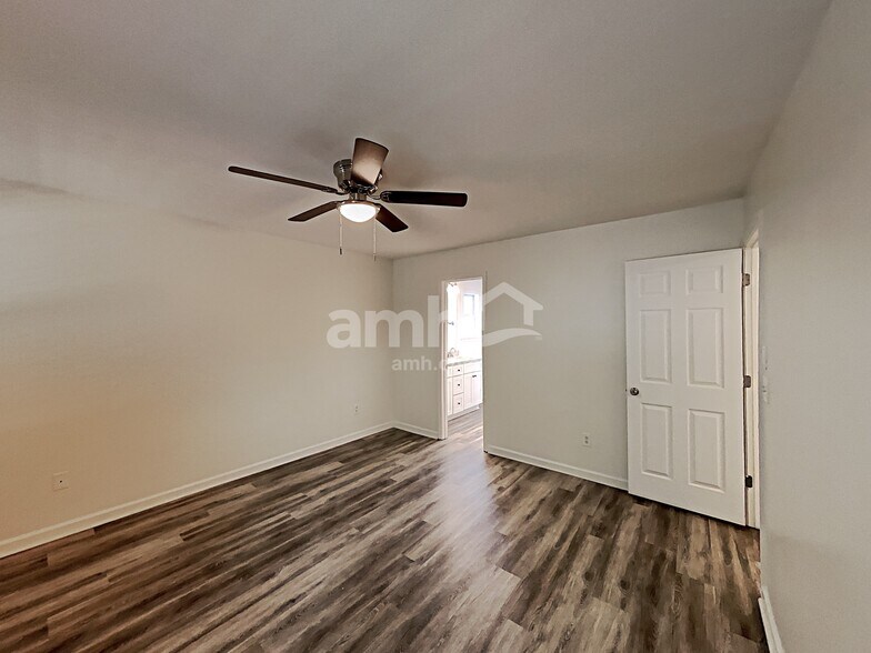 Building Photo - 5179 Centennial Creek View NW