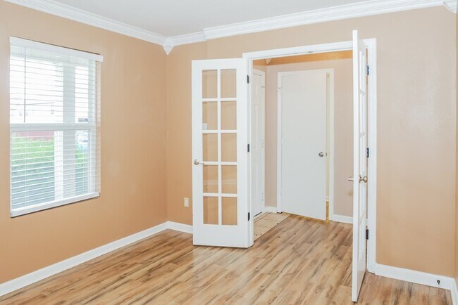 Building Photo - Great 3 bedroom in Madison