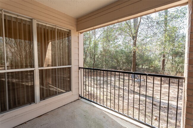 Building Photo - 8051 Bay Branch Dr