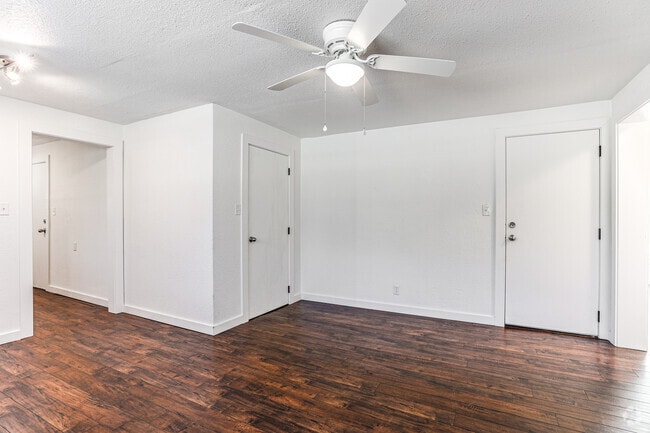 Entryway - Corner Unit - The Albert