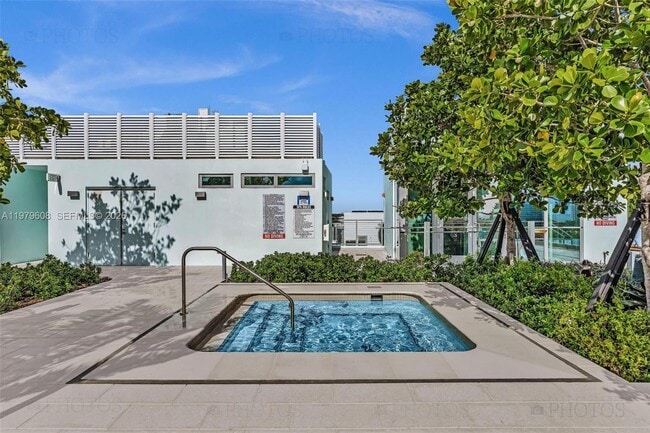 Building Photo - 9201 E Bay Harbor Dr