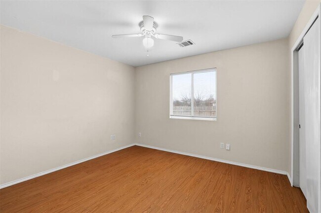 Building Photo - 700 Riverway Ln