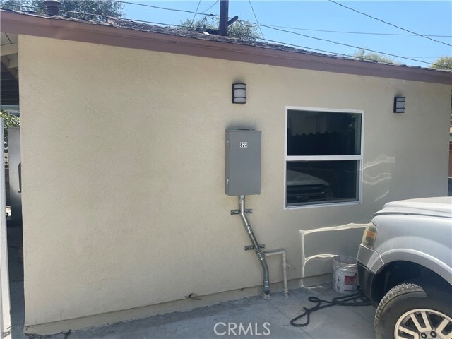 Building Photo - 823 Courtland Dr W