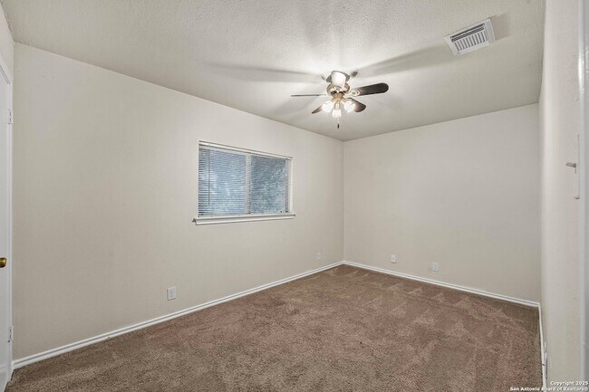 Building Photo - 9711 Diamond Cliff Dr