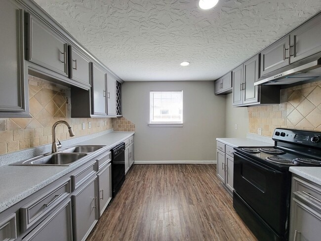 Building Photo - 3416 Europa St