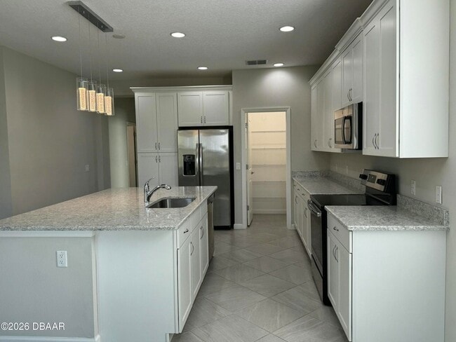 Building Photo - 899 Attitude Ave