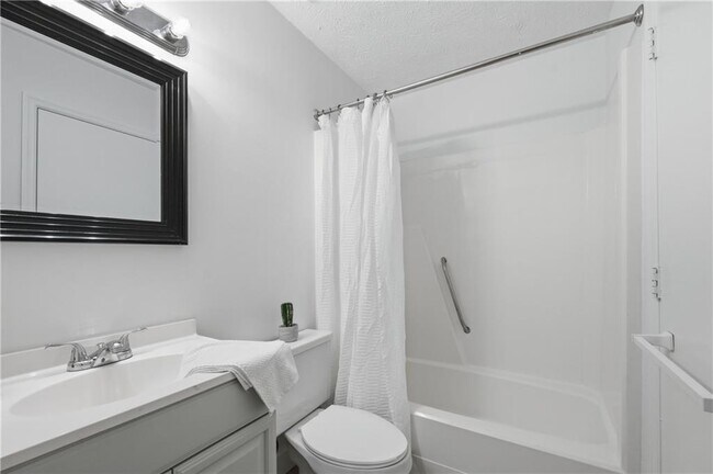 Building Photo - 1677 Wynndowne Trail