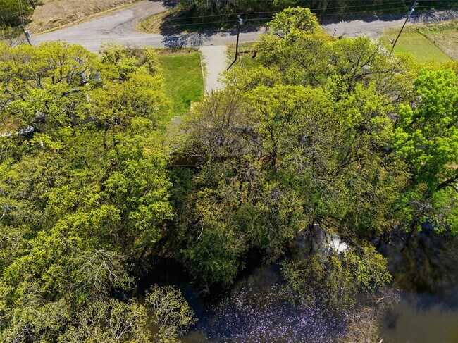 Building Photo - 105 Lazy Ike Ln