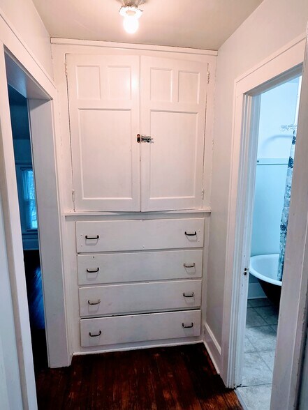 Building Photo - 1513 Holmes Ave