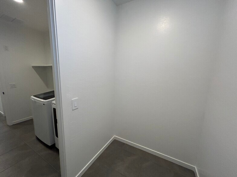 Building Photo - 21357 E Macaw Dr