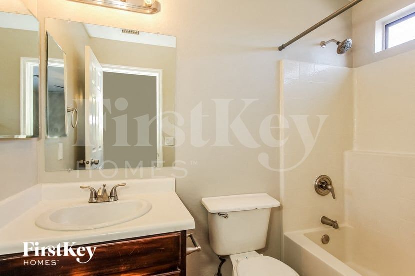 Building Photo - 1110 N 89th St