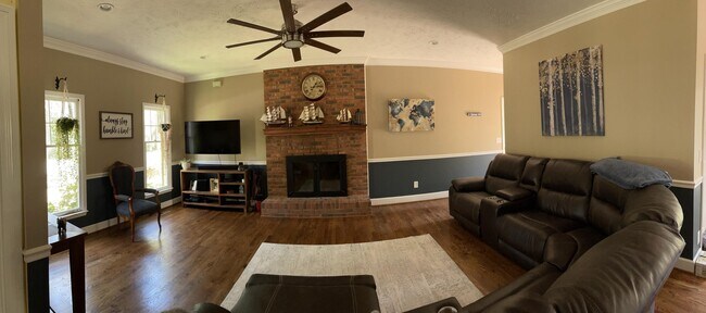 Building Photo - 1395 Woodbine Rd