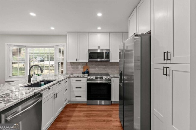 Building Photo - 541 N White St