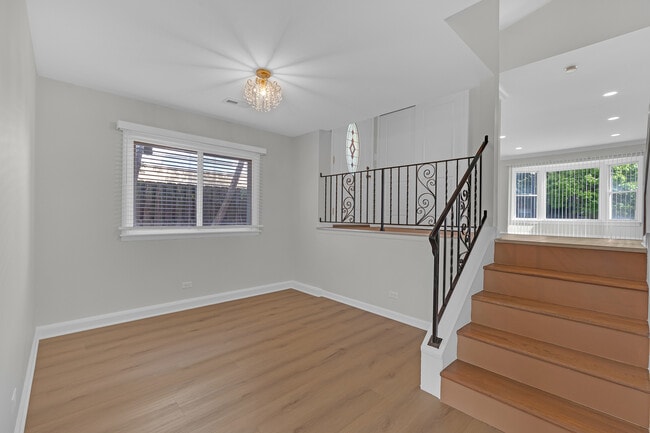 Building Photo - 1132 Brighton Pl