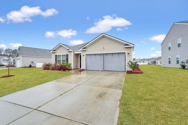 Building Photo - 4 Bed, 2 Bath Gem in Park West!