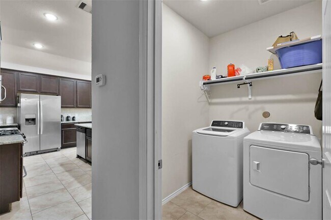 Building Photo - 14030 Wolftrap Ln