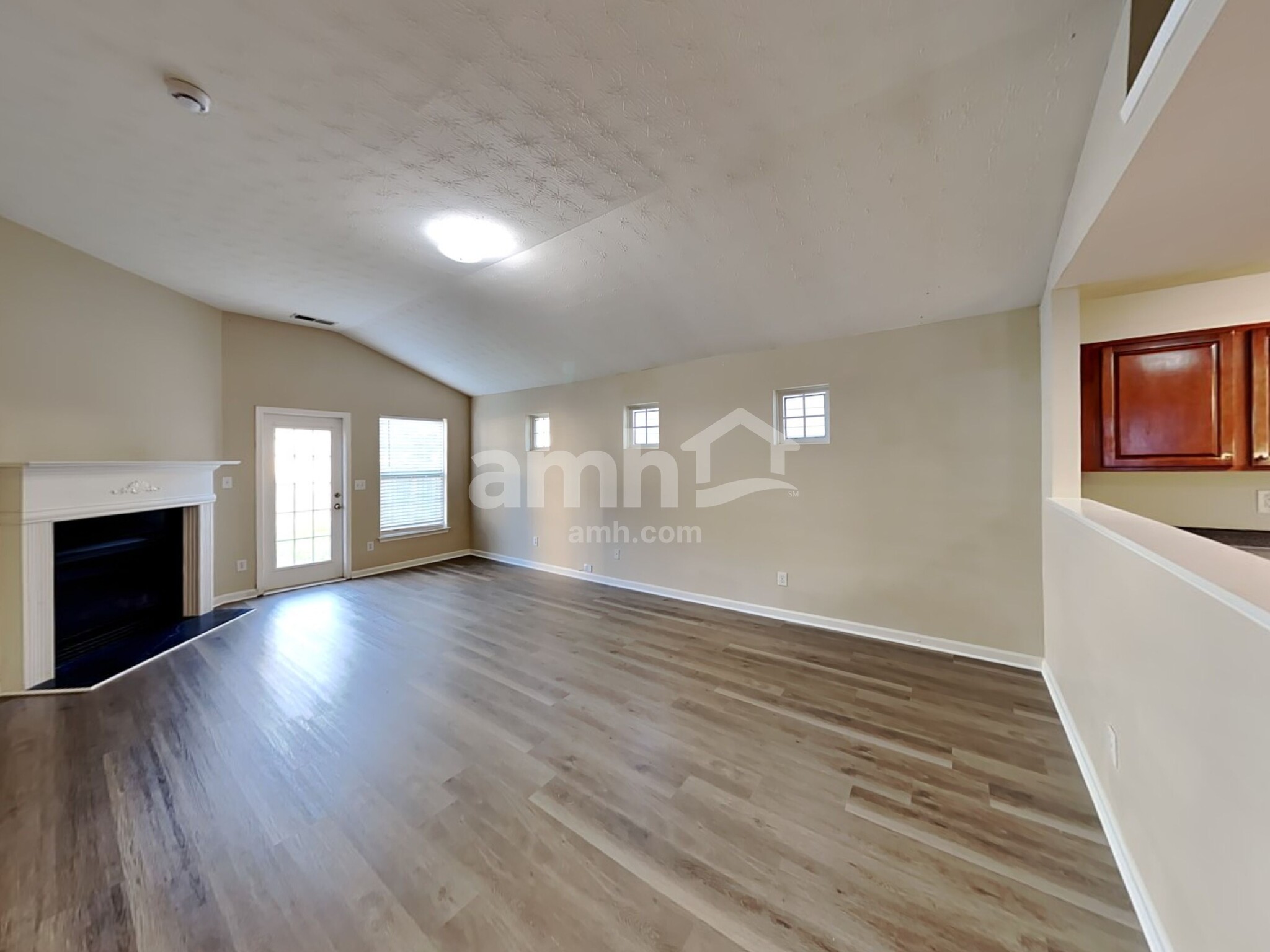 Building Photo - 204 Arrowhead Dr