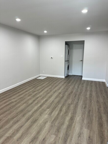 Building Photo - 1477 S Sherbourne Dr