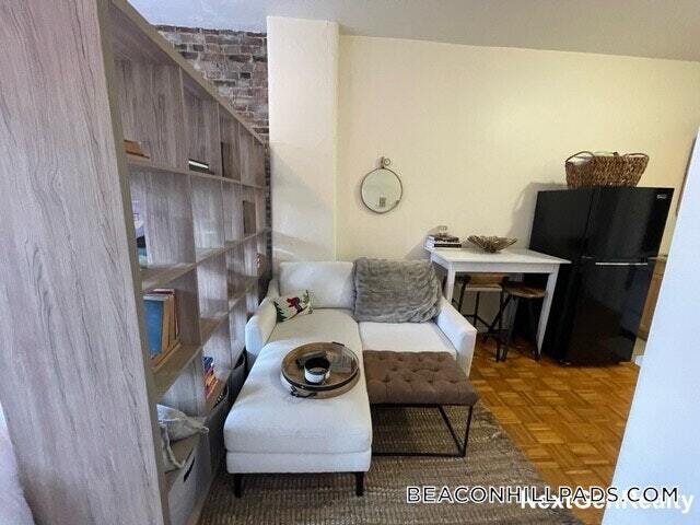 Building Photo - 40 Anderson St