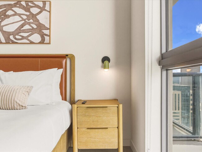 Building Photo - 11 NE 6th St