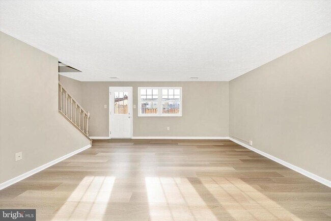 Building Photo - 103 Savannah Ct