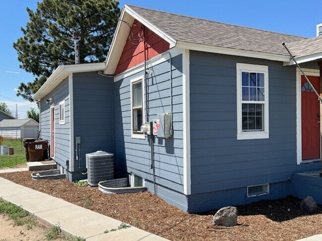 Building Photo - Bigger Than It Looks! 4 bedroom house