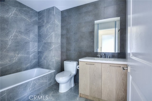 Building Photo - 400 S Broadway