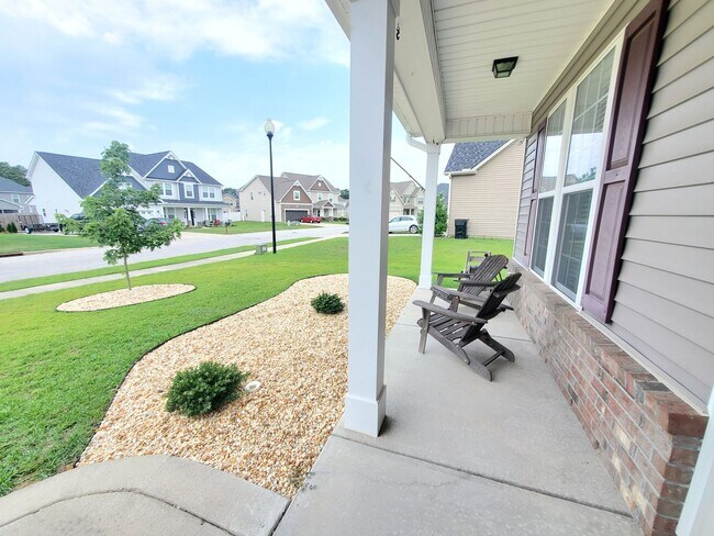 Building Photo - Gorgeous Home In Turnberry Subdivision
