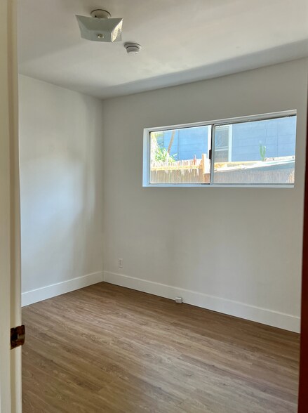 Building Photo - 1641 Maltman Ave
