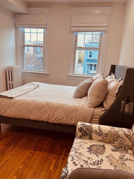 Building Photo - 1826 A St SE