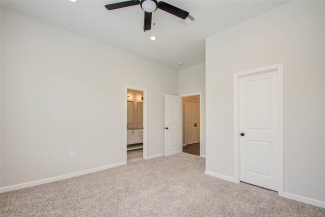 Building Photo - 4916 Sunbeam St