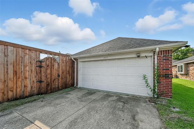 Building Photo - 2711 Primrose Ln