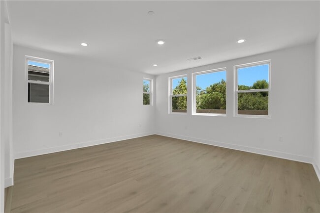 Building Photo - 168 Creation