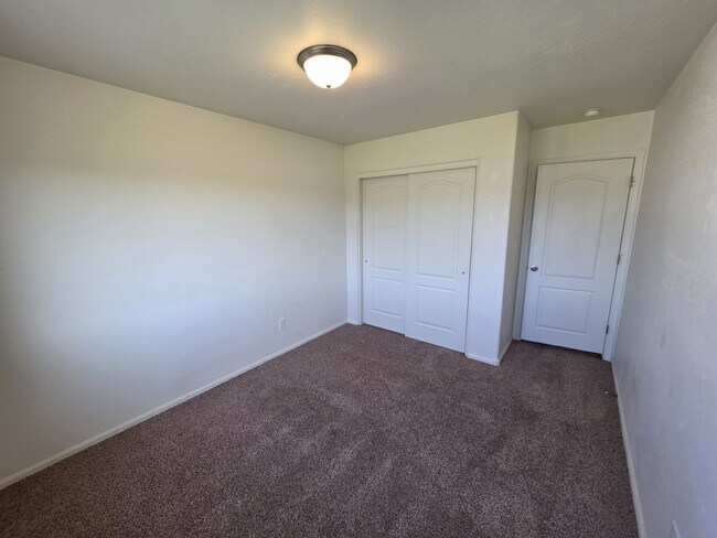 Building Photo - 2492 Brookwillow Loop